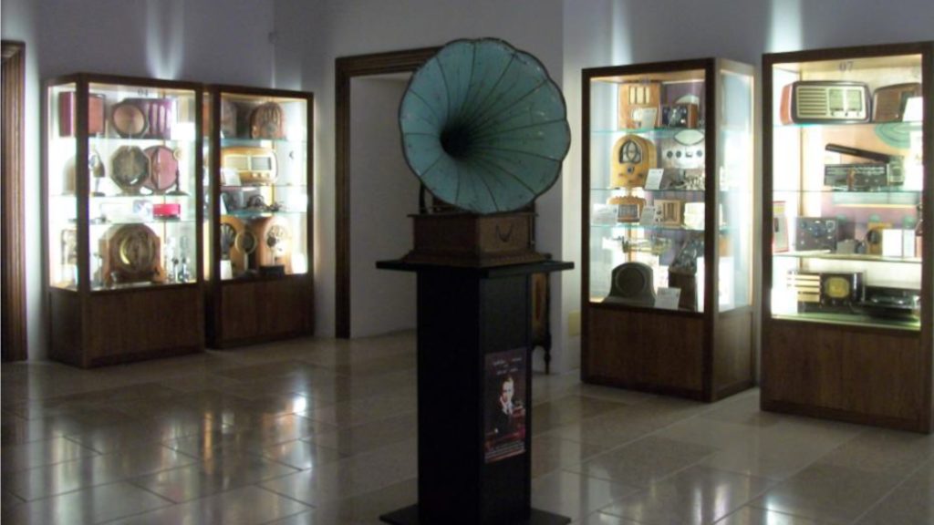 Vintage Radio Museum